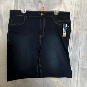 NWT ladies Bermuda jean shorts plus size
